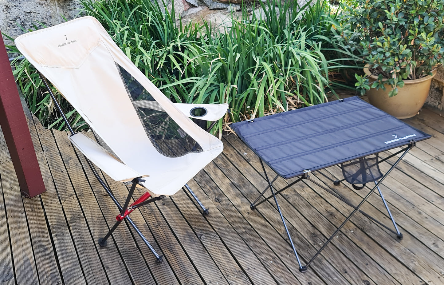 Compact Camp Chair with Armrest